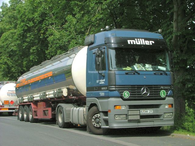 MB-Actros-1853-Mueller-Brusse-010706-01.jpg - M. Brusse