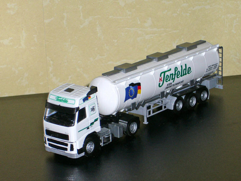 Volvo-FH12-Tenfelde-Voss-010706-01.jpg - Dominik Voß
