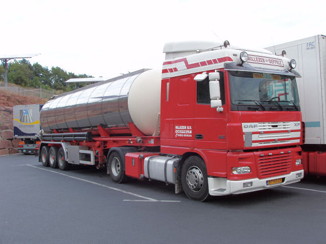 DAF-XF-Nillezen-Holz-081006-01-NL.jpg - Frank Holz