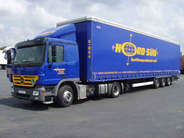 MB-Actros-MP2-Nord-Sued-Holz-140405-01.jpg - Frank Holz
