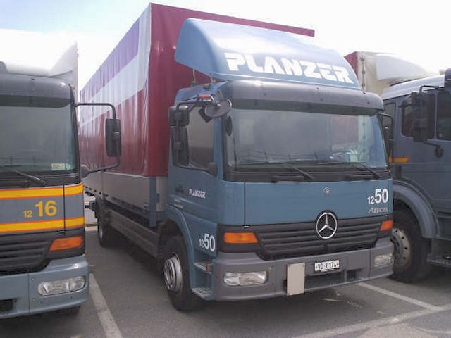 MB-Atego-Planzer-Junco-301105-02.jpg - Hugo Junco