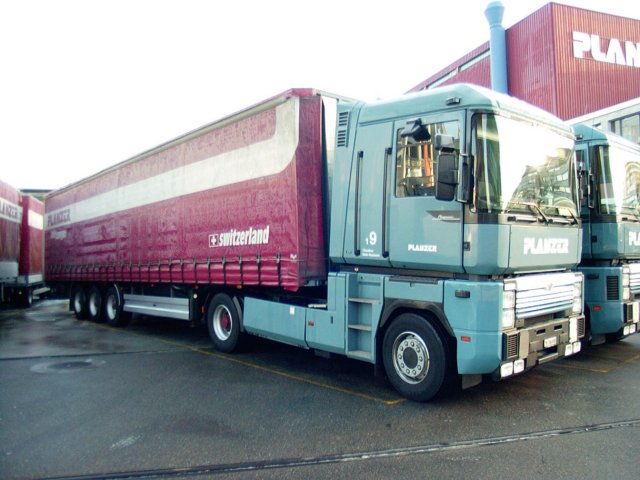 Renault-Magnum-PLSZ-Pflanzer-(Peterlin).jpg - Daniel Peterlin