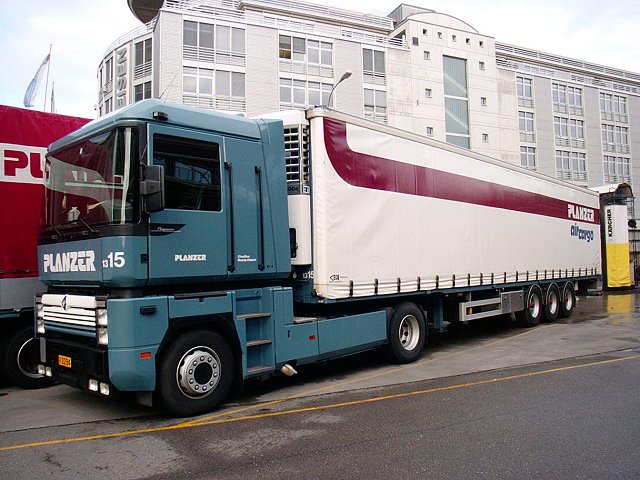 Renault-Magnum-PLSZ-Pflanzer-1-(Peterlin).jpg - Daniel Peterlin