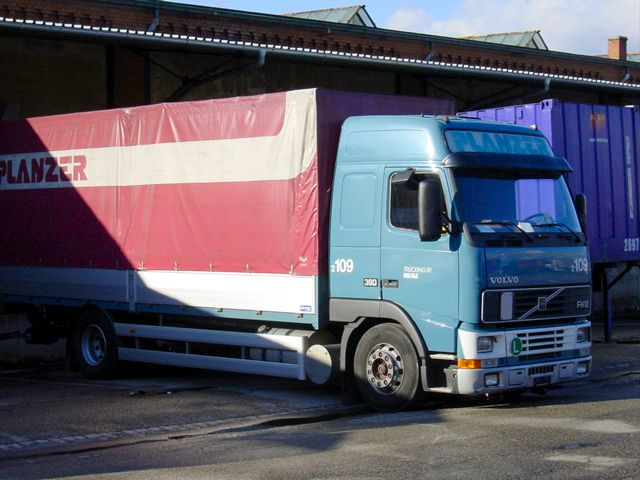 Volvo-FH12-380-Planzer-Hefele-141105-1.jpg - Martin Hefele