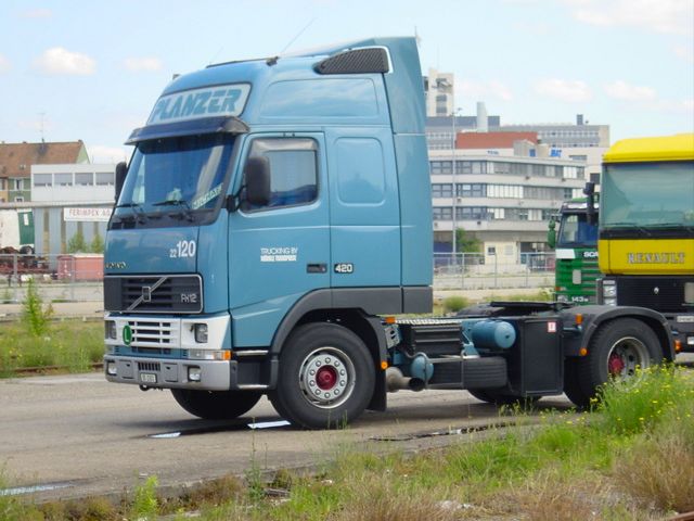 Volvo-FH12-420-Planzer-Hefele-120904-1.jpg - Martin Hefele