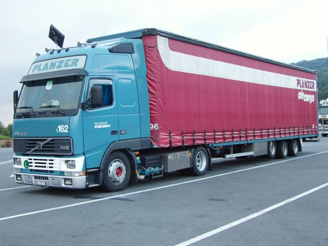 Volvo-FH12-420-Planzer-Holz-110805-01.jpg - Frank Holz