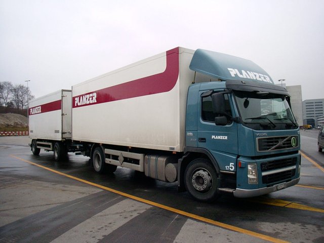 Volvo-FM12-340-Pflanzer-(Peterlin).jpg - Daniel Peterlin