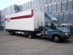 Iveco-Daily-Planzer-Junco-301105-01