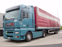 MAN-TGA-18430-XXL-Planzer-Holz-011005-01