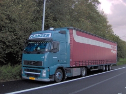 Volvo-FH-440-Planzer-Rouwet-281106-01