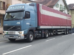Volvo-FH12-420-Planzer-Junco-301105-01