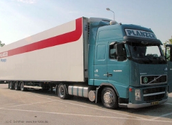 Volvo-FH12-Planzer-Schiffner-200107-01