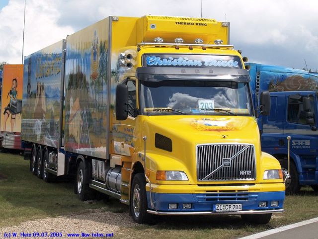 Volvo-NH12-Priebs-100705-02.jpg