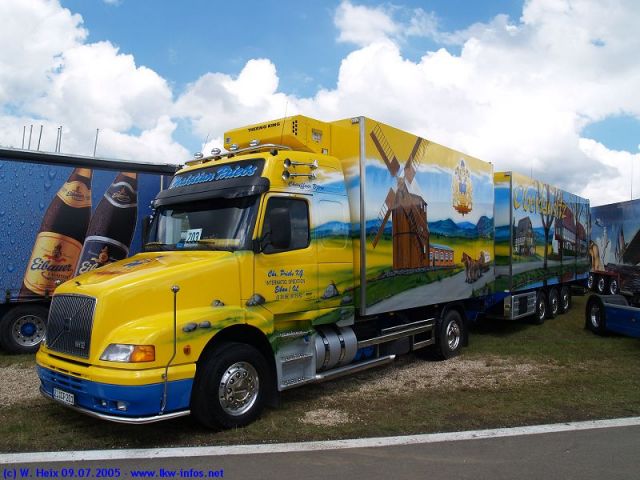 Volvo-NH12-Priebs-100705-08.jpg