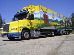 Volvo-NH12-Priebs-Gleisenberg-310706-01