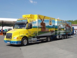 Volvo-NH12-Priebs-Holz-010806-01
