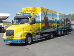 Volvo-NH12-Priebs-Holz-010806-02
