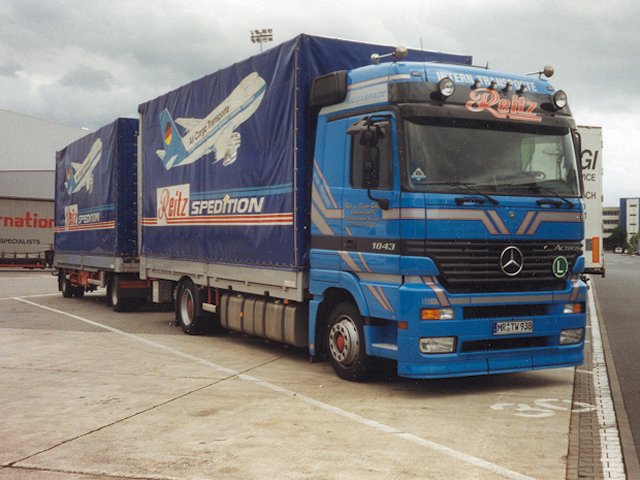 MB-Actros-1843-JUPLHZ-Reitz-Holz-010204-1.jpg