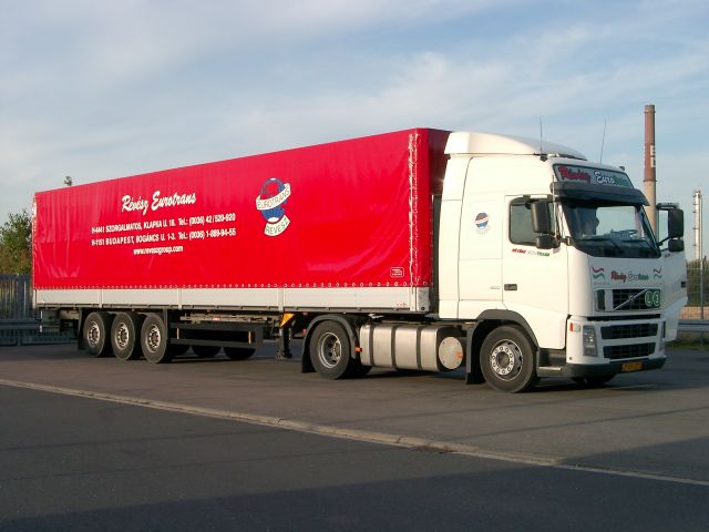 Volvo-FH12-Revesz-Schimana-180706-01.jpg - Piet Schimana