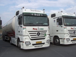 MB-Actros-1844-MP2-Revesz-Holz-200505-01