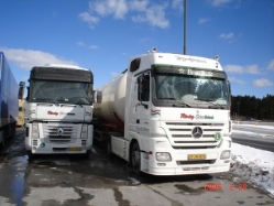 MB-Actros-MP2-Renault-Magnum-Revesz-Kovacs-250705-01-HUN