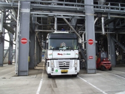 Renault-Magnum-Revesz-Lajos-040307-03