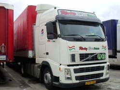 Volvo-FH12-420-Revesz-Lajos-040307-01