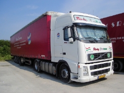 Volvo-FH12-460-Revesz-Tamas-Halasz-100607-01