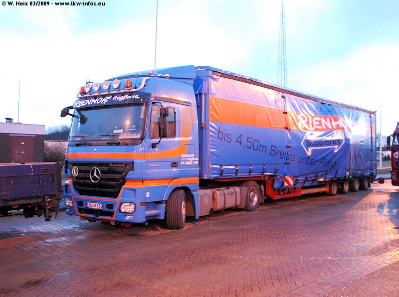 MB-Actros-MP2-1848-Rienhoff-110309-01.jpg