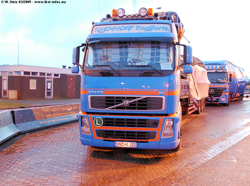 Volvo-FH-480-Rienhoff-110309-05.jpg
