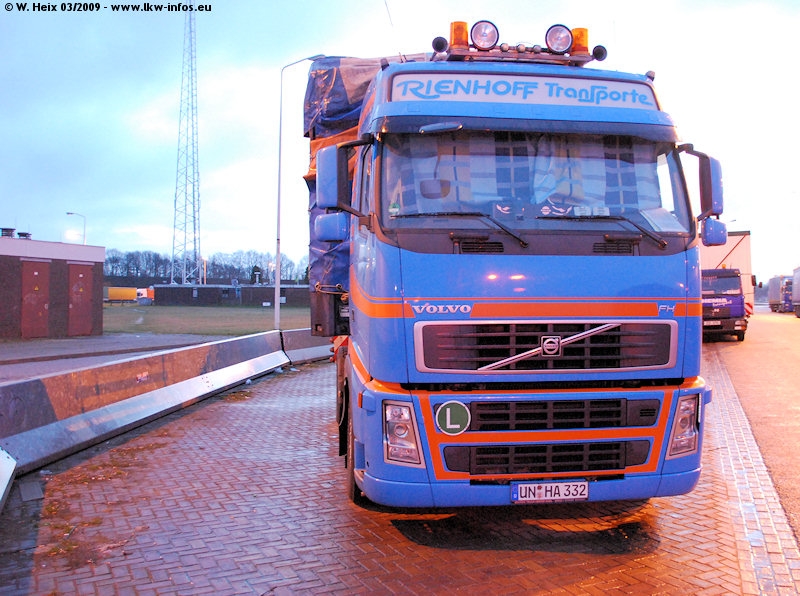 Volvo-FH-480-Rienhoff-110309-06.jpg