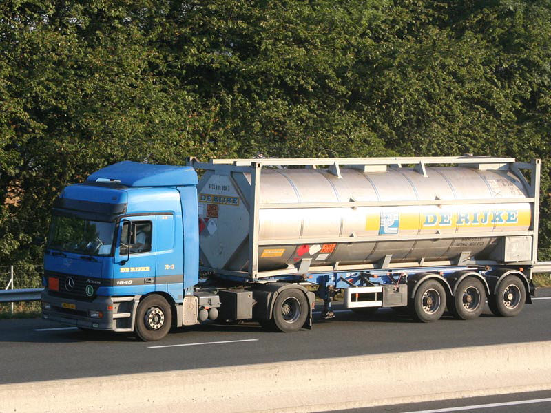 MB-Actros-1840-de-Rijke-Thevenard-041207-01.jpg - S. Thevenard
