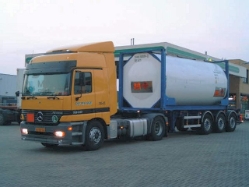 MB-Actros-1840-deRijke-Levels-021204-1-NL