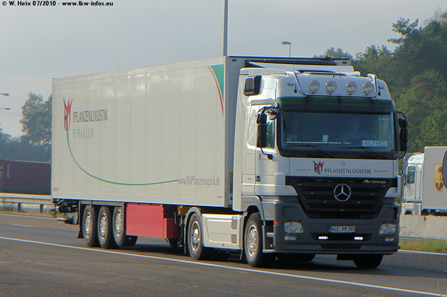 MB-Actros-MP2-Pflanzenlogistik-300710-01.jpg