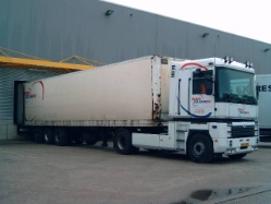 Renault-Magnum-RoerTrans-Levels-070305-01-NL