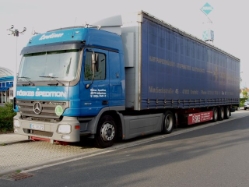 MB-Actros-1844-MP2-Roeskes-Holz-180505-01