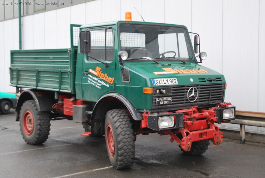 MB-Unimog-U-1250-Siebel-010309-01.jpg