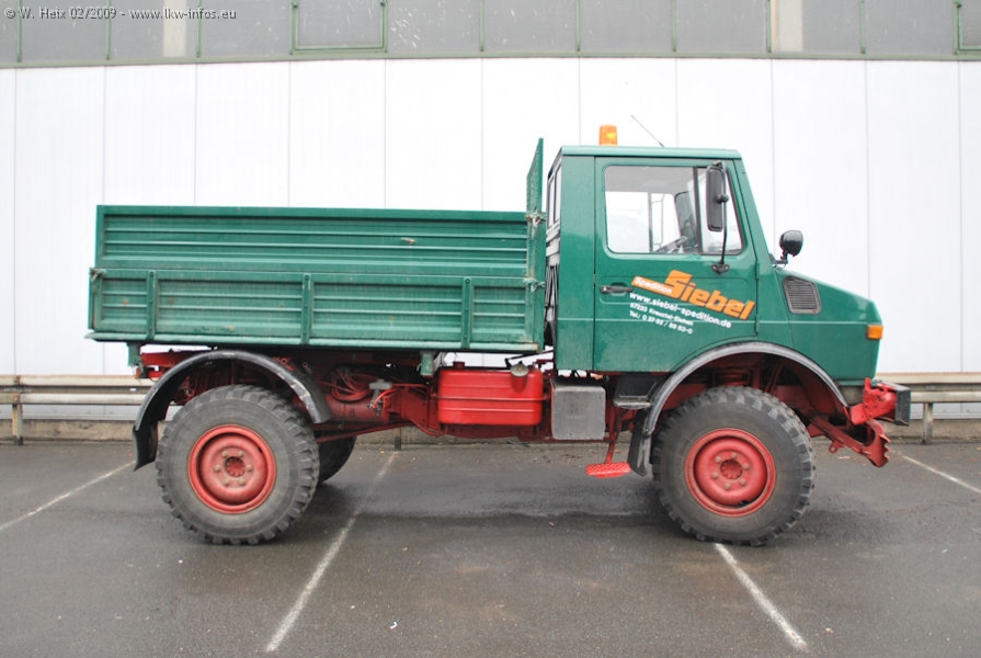 MB-Unimog-U-1250-Siebel-010309-04.jpg