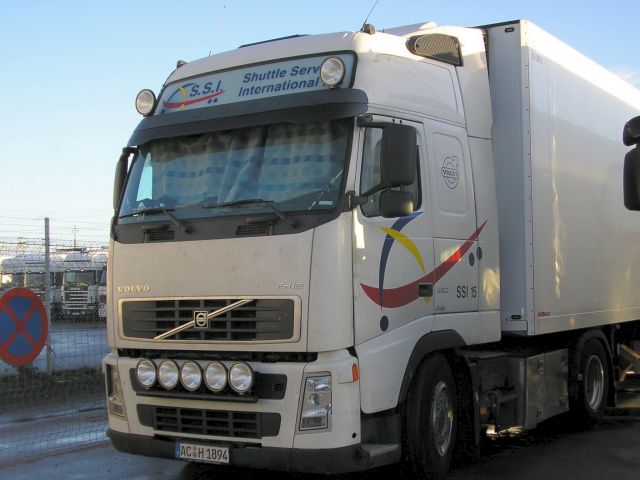 Volvo-FH12-420-Wihlborg-311204-1.jpg - Henrik Wihlborg
