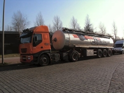 Iveco-Stralis-AS-440S43-Steinkuehler-Wittenburg-060305-01