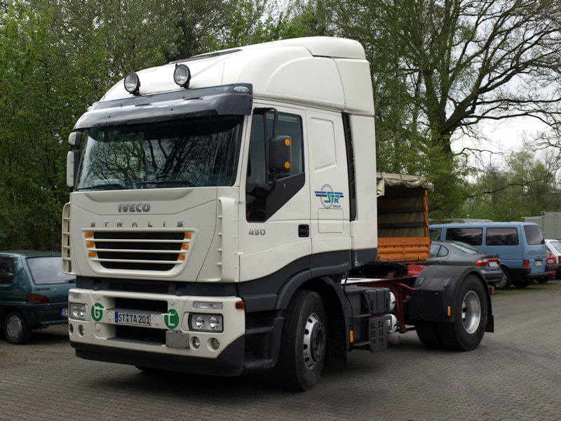 Iveco-Stralis-AS-440-S-43-Steinkuehler-Voss-300408-02.jpg