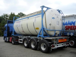 MAN-TGA-18400-LX-Stermann-Voss-200807-07