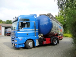 MAN-TGA-18400-XXL-Stermann-Voss-200807-17