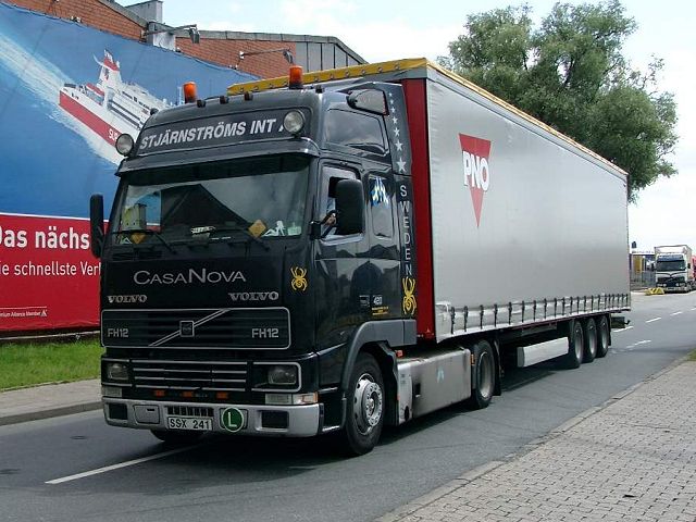 Volvo-FH12-Stjaernstroems-Willann-140804-1.jpg - Michael Willann