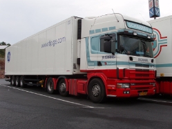 Scania-164-L-480-Schaars-Holz-220807-01-NL