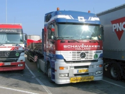 MB-Actros-Schavemaker-Willann-151005-01-NL