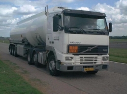 Volvo-FH12-Schenk-Herwig-060205-02