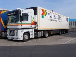 Renault-Magnum-500-Schmechel-Holz-080607-01
