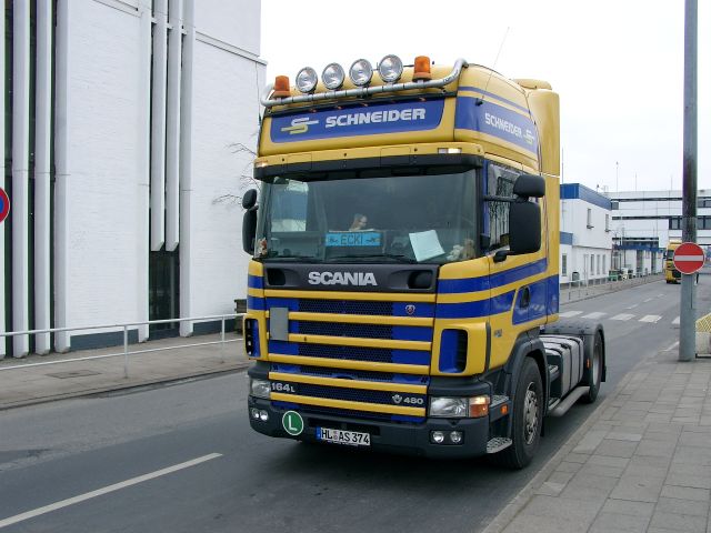 Scania-164-L-480-Schneider-Willann-310105-02.jpg - Michael Willann