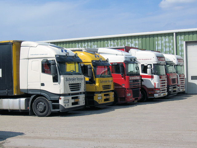 Fuhrpark-Schroen-Vossen-Bocken-110806-01.jpg